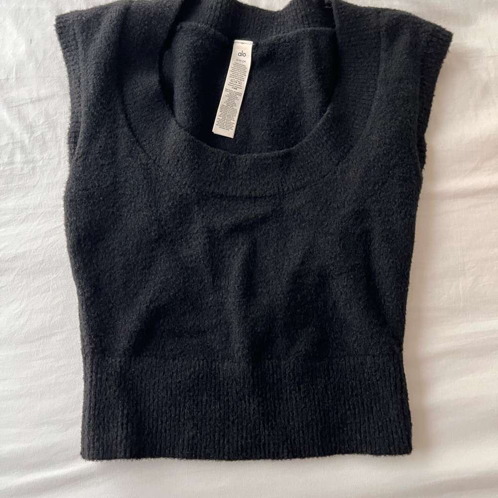 ALO Yoga Black snuggle up short sleeve, S - VGUC